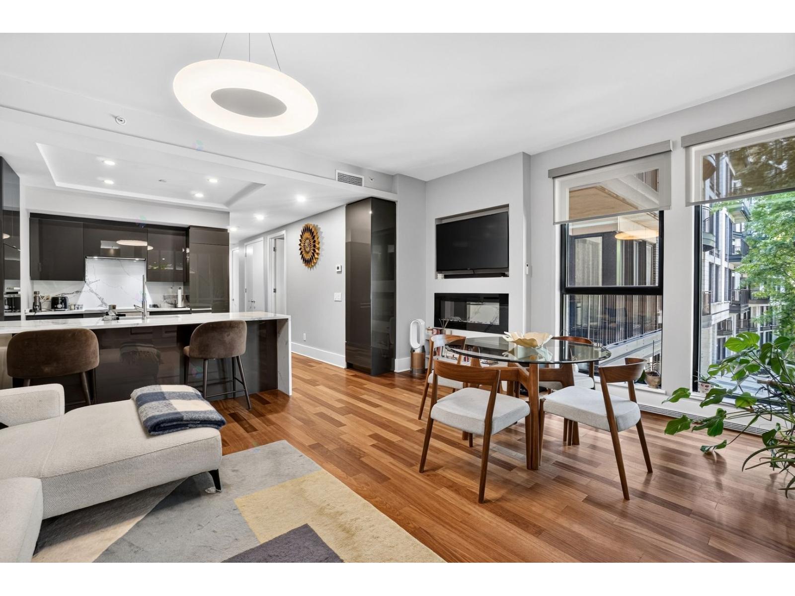 333 Rue Sherbrooke E.|#M1-306 Montréal (Le Plateau-Mont-Royal) Quebec Canada H2X4E3 2
