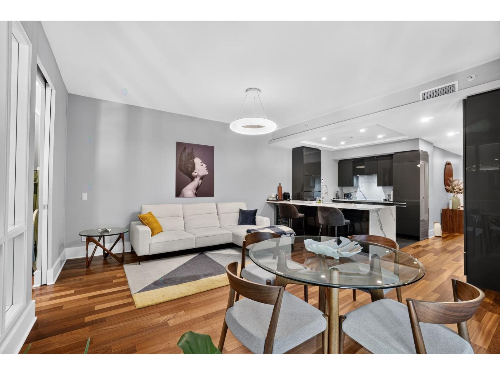 333 Rue Sherbrooke E.|#M1-306 Montréal (Le Plateau-Mont-Royal) Quebec Canada H2X4E3 4