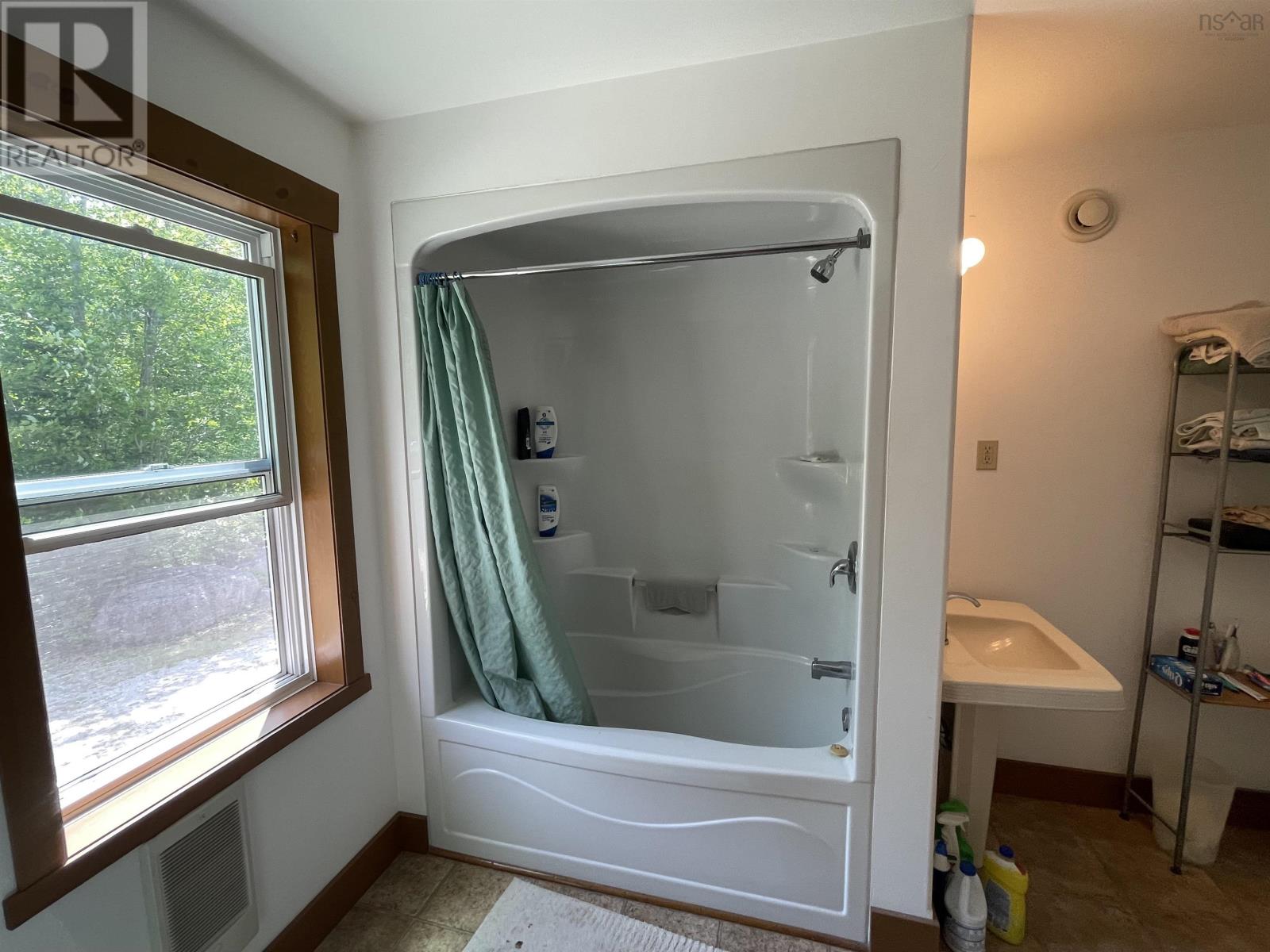 63 Old Post Road, East Chester, Nova Scotia  B0J 1J0 - Photo 16 - 202618631