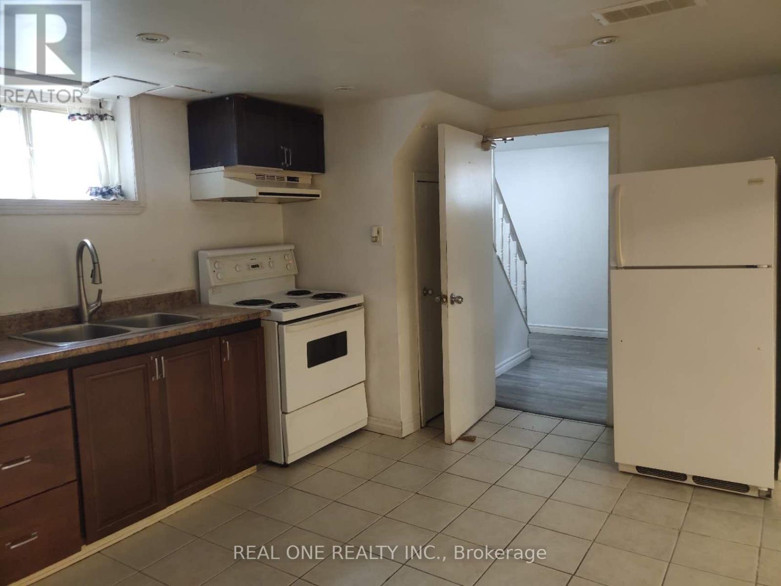 Bsmt - 93 Cartier Crescent, Richmond Hill, Ontario  L4C 2N3 - Photo 6 - N13516688