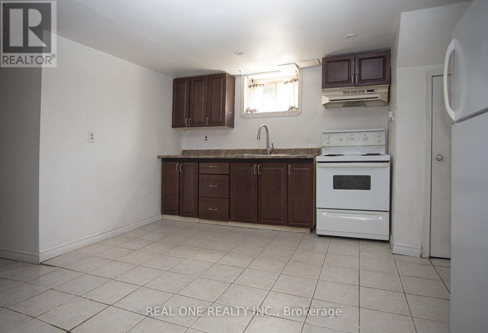 Bsmt - 93 Cartier Crescent, Richmond Hill, Ontario  L4C 2N3 - Photo 7 - N13516688