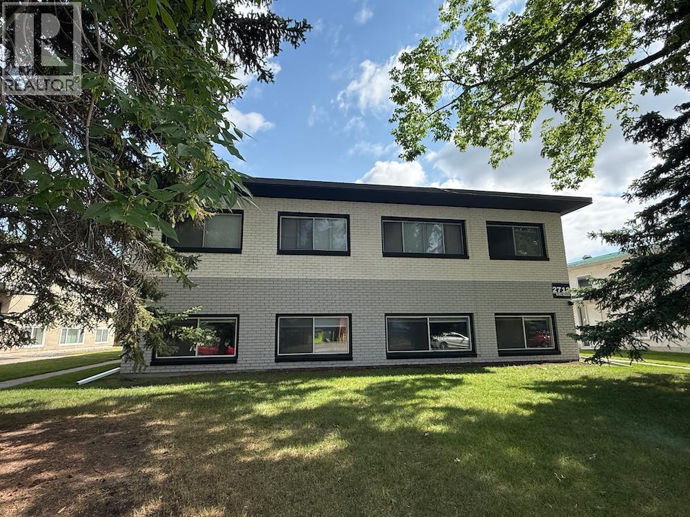 2712/2716 Brentwood Boulevard NW, Calgary, Alberta  T2L 1J4 - Photo 4 - A2323205