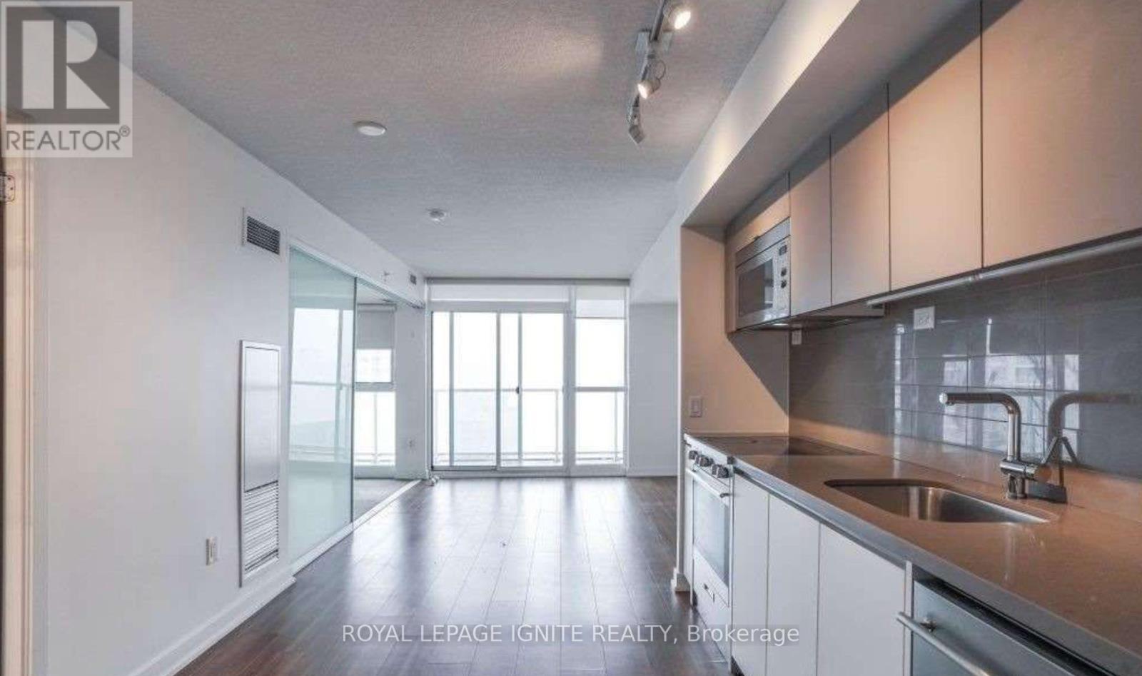 4111 - 75 Queens Wharf Road, Toronto, Ontario M5V 0J8 - Photo 3 - C13604460