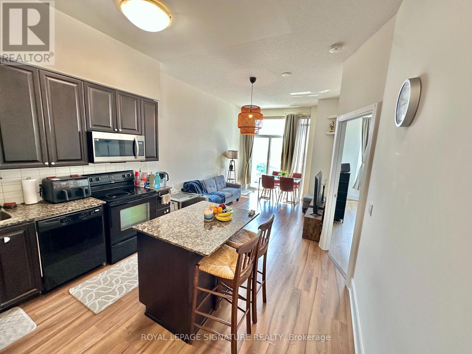 Ph01 - 330 Burnhamthorpe Road W, Mississauga, Ontario L5B 0E1 - Photo 11 - W13596630