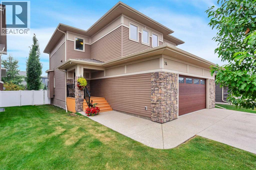 74 Lazaro Close, Red Deer, Alberta  T4R 0R8 - Photo 1 - A2332127