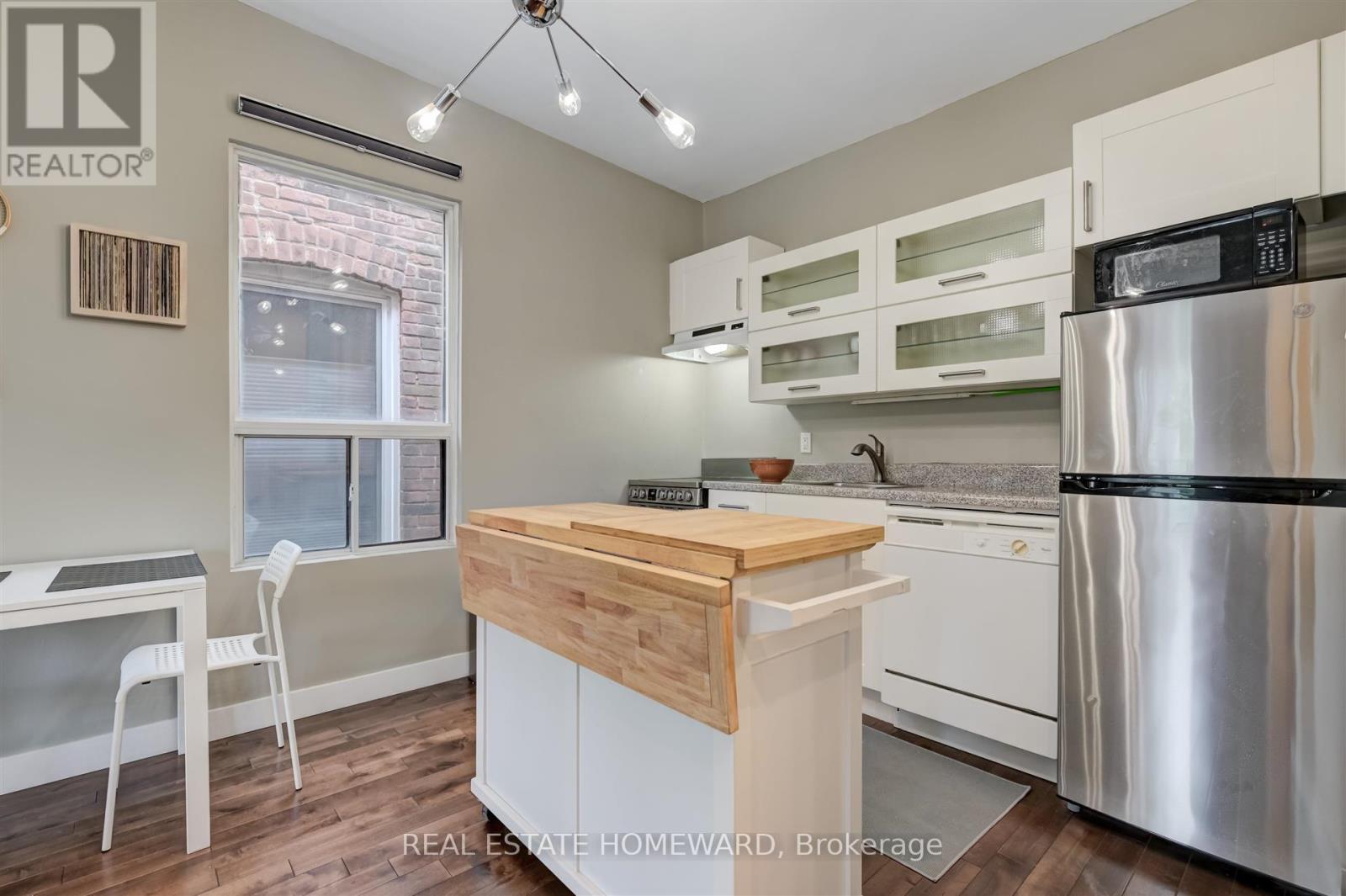 Upper - 14 Ashdale Avenue, Toronto, Ontario  M4L 2Y7 - Photo 3 - E13604570