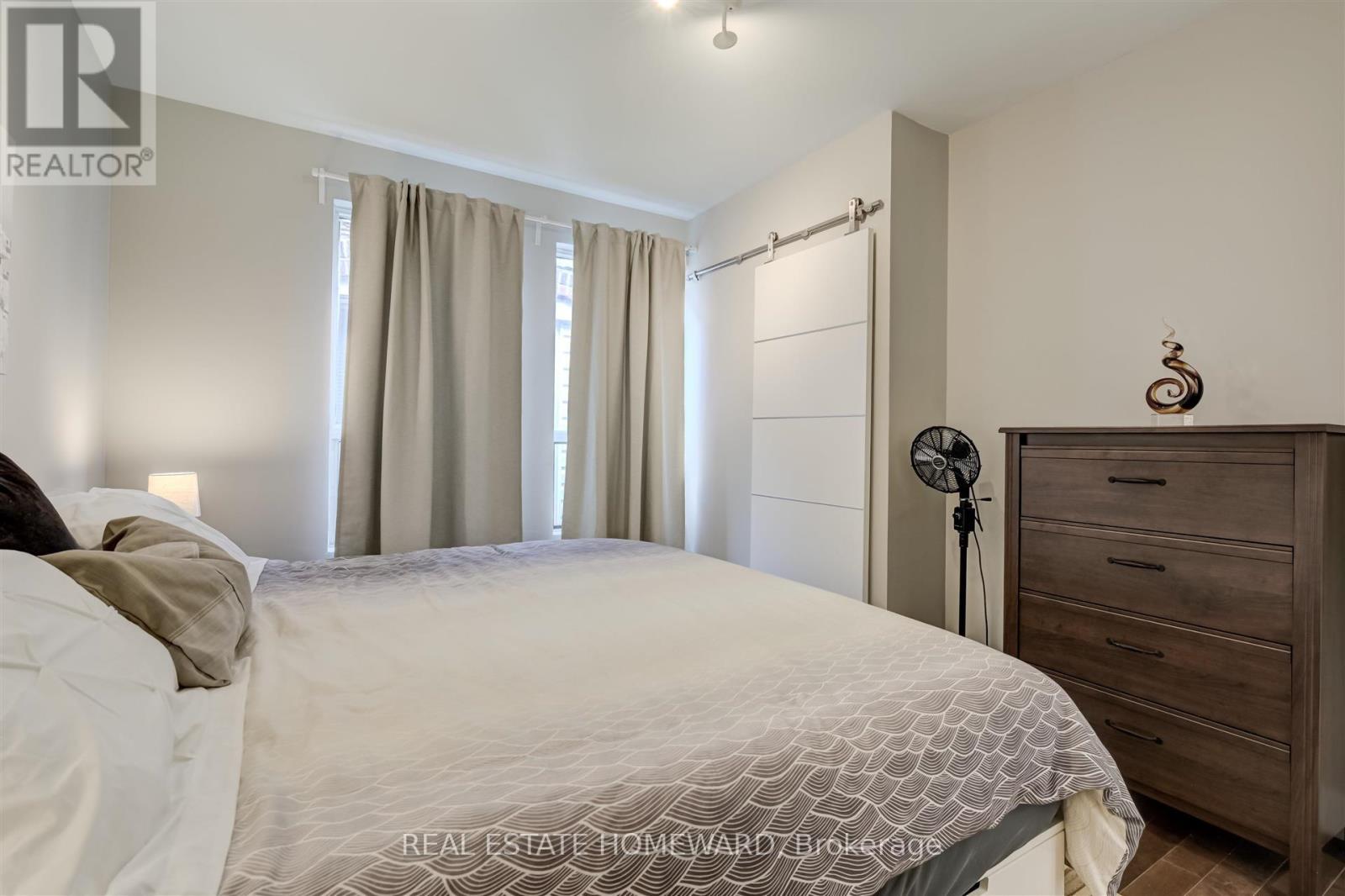 Upper - 14 Ashdale Avenue, Toronto, Ontario  M4L 2Y7 - Photo 7 - E13604570