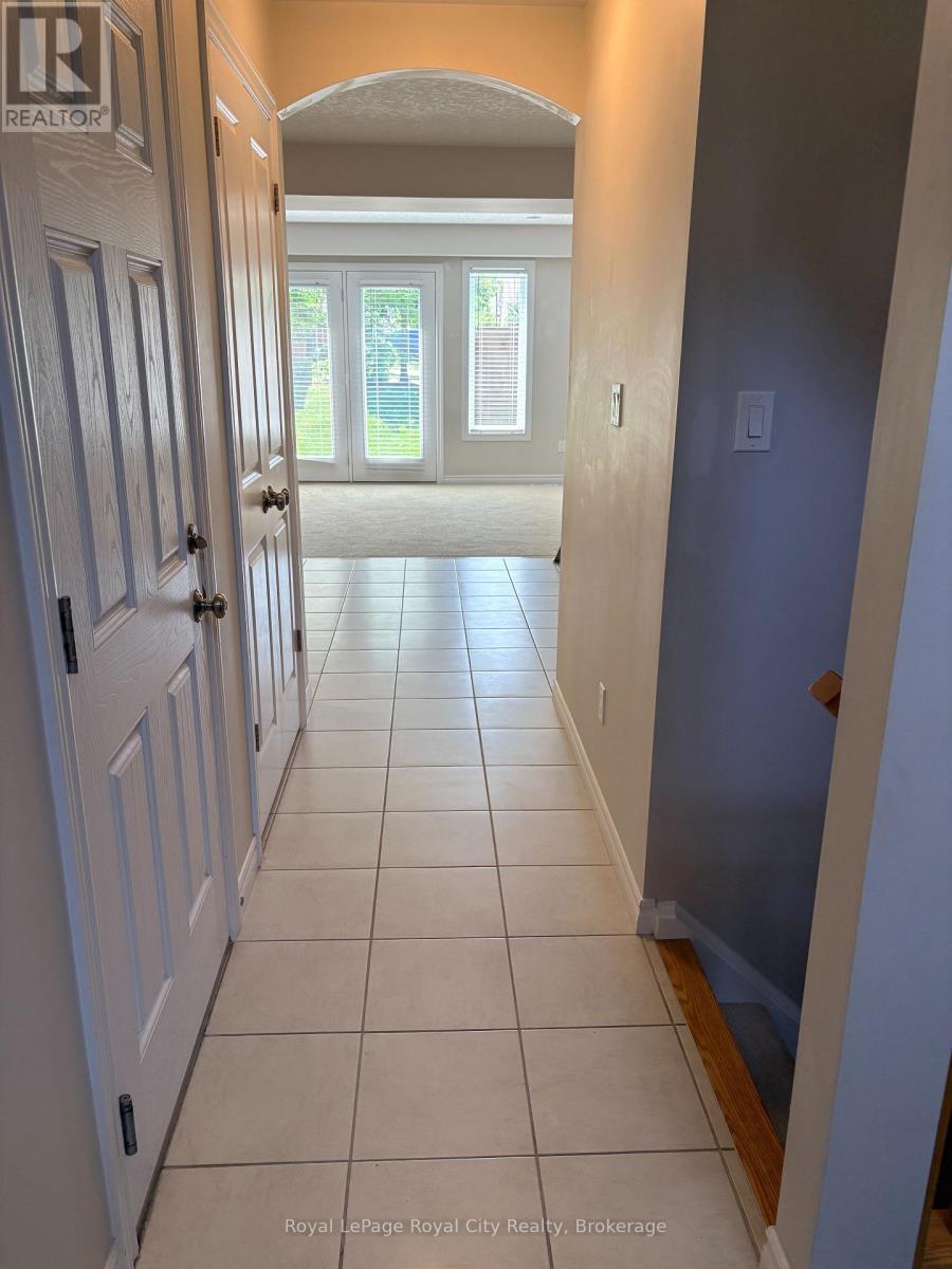 15 Summerfield Drive, Guelph, Ontario  N1L 0L9 - Photo 4 - X13604610