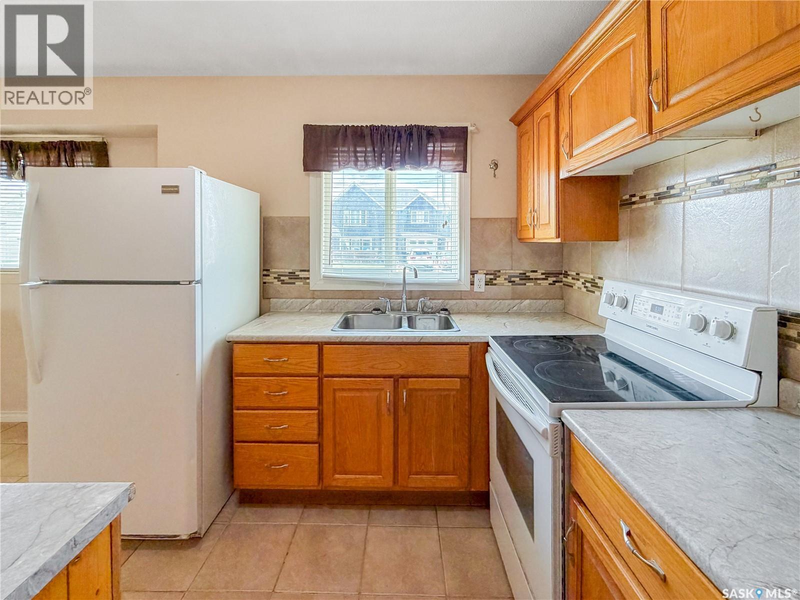 1982 13th Street W, Prince Albert, Saskatchewan  S6V 3K5 - Photo 4 - SK043274