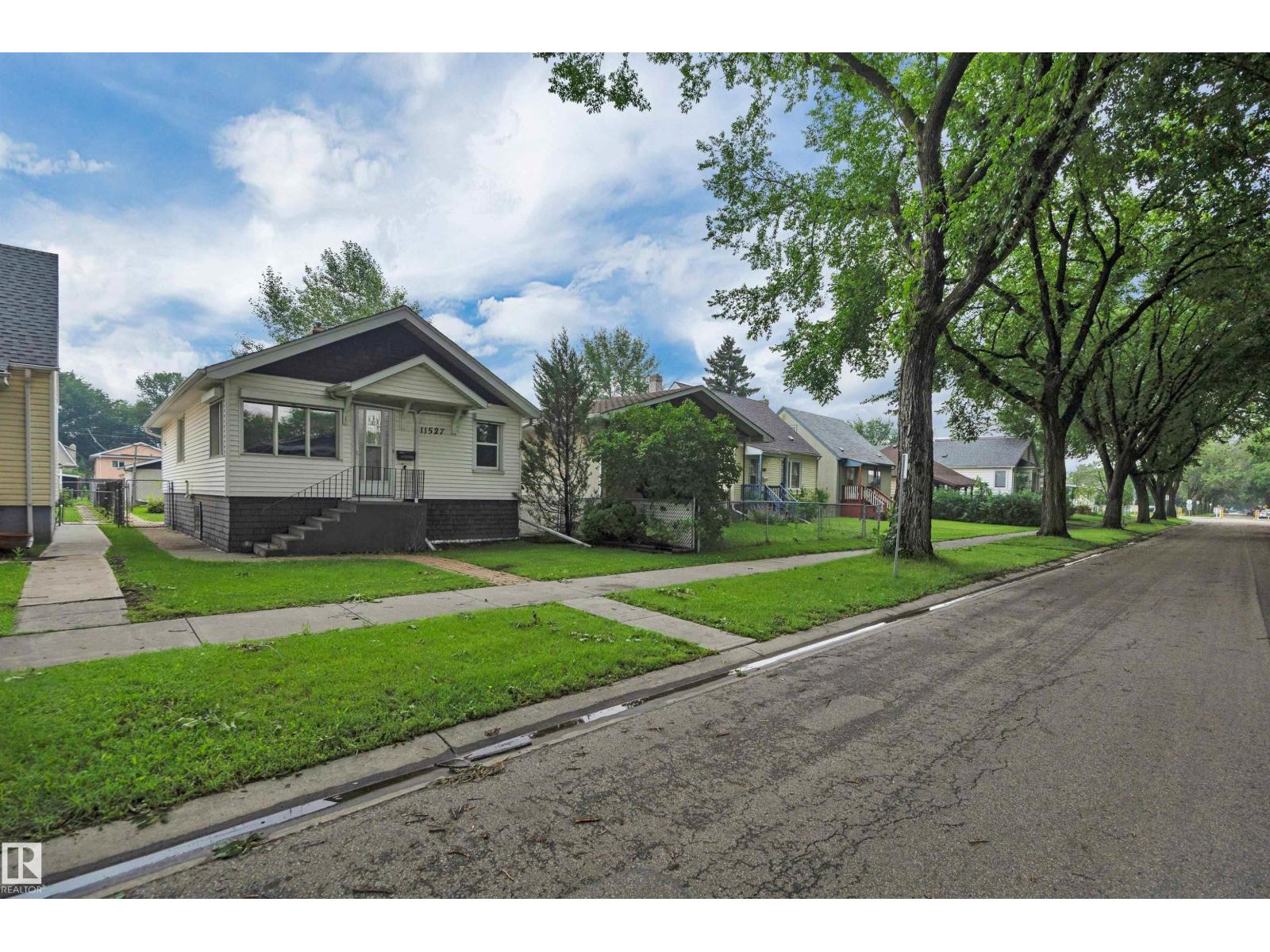 11527 88 St NW, Edmonton, Alberta  T5B 3R2 - Photo 2 - E4500664