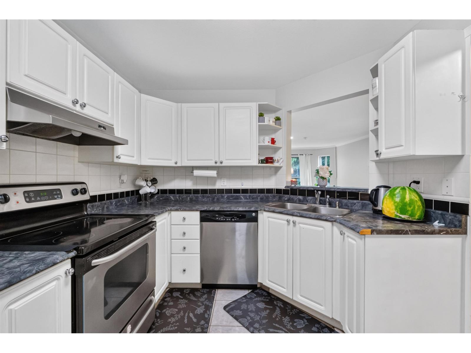 215 7151 121 Street, Surrey, British Columbia  V3W 0E7 - Photo 11 - R3147546
