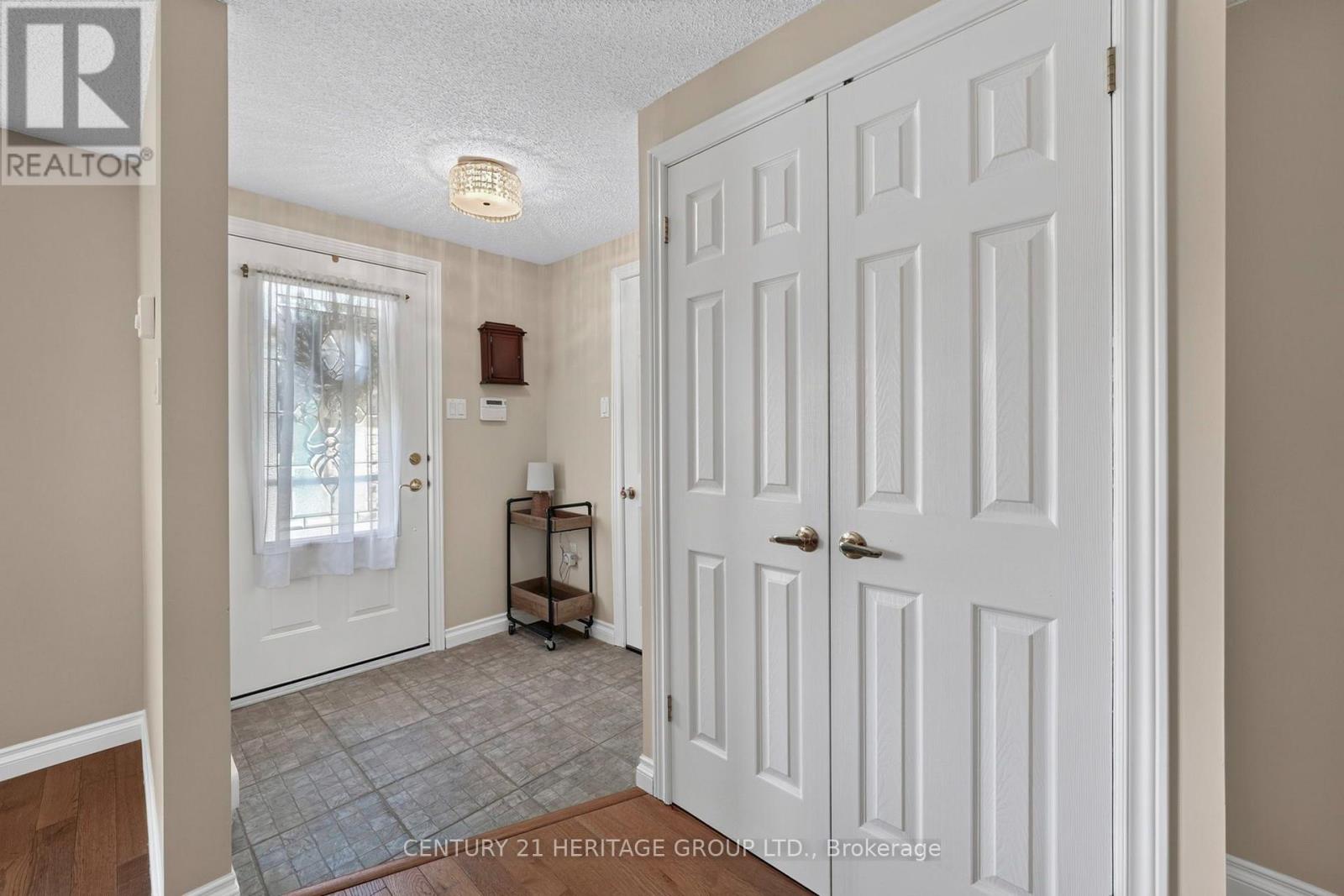 226 Lillian Crescent, Barrie, Ontario  L4N 5Y8 - Photo 2 - S13604802