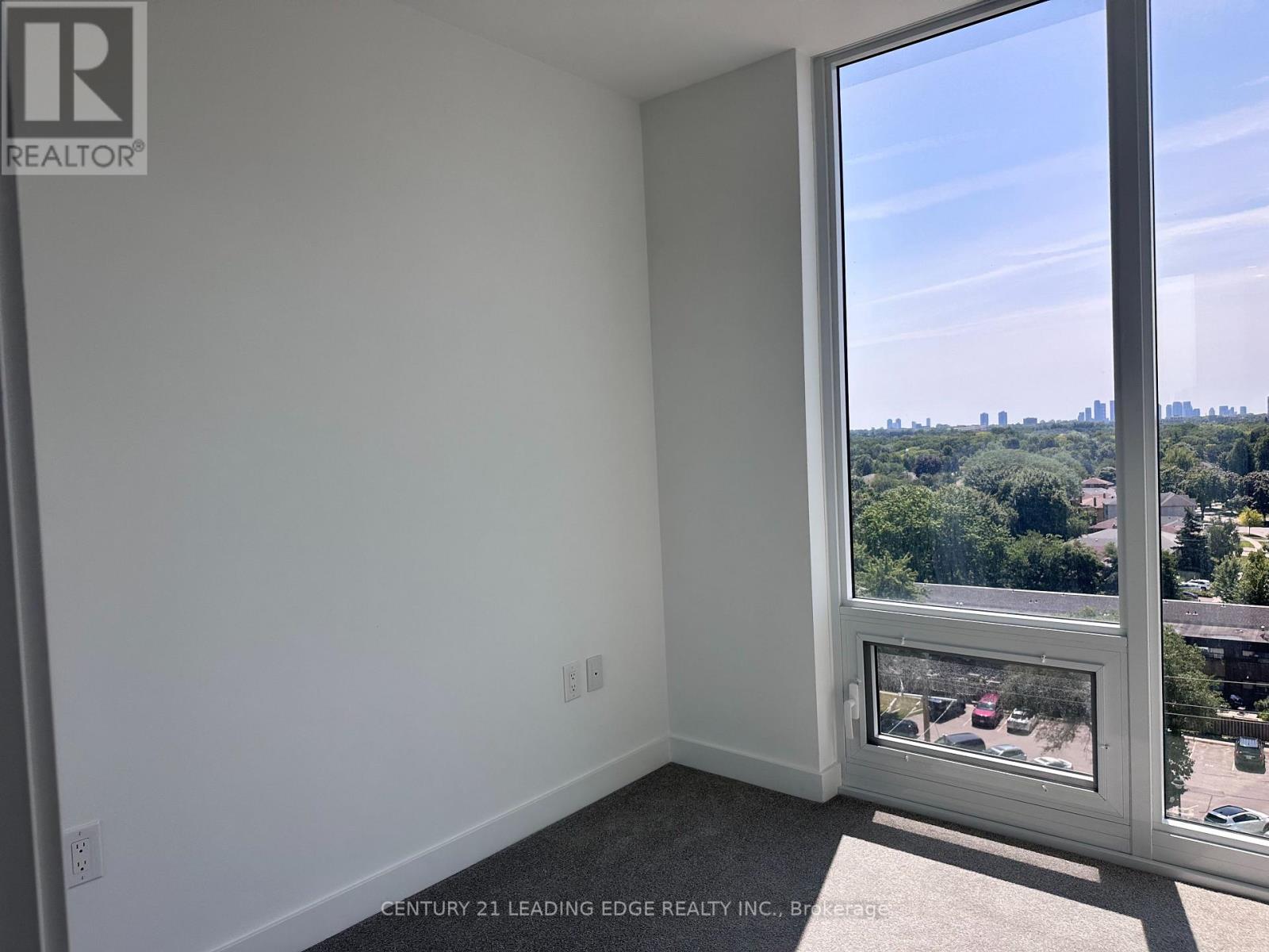810 - 4010 Eglinton Avenue W, Toronto (Humber Heights), Ontario  M9A 0G5 - Photo 2 - W13604740