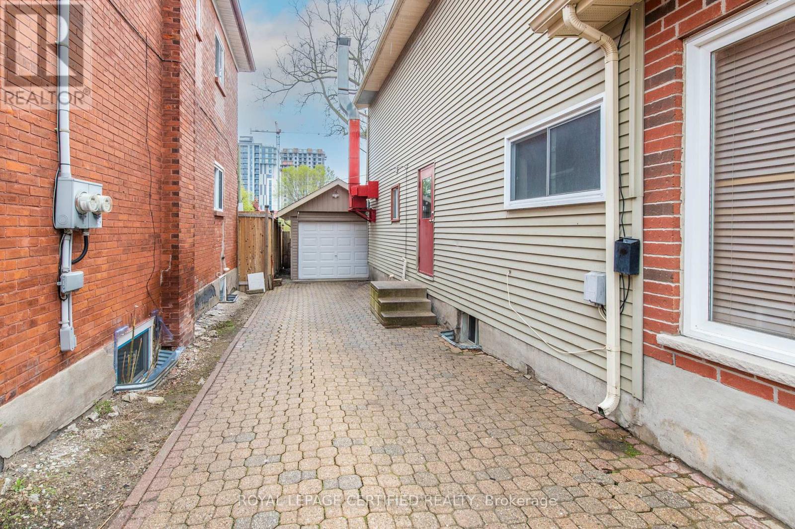 25 Eby Street S, Kitchener, Ontario  N2G 3K6 - Photo 28 - X13604762