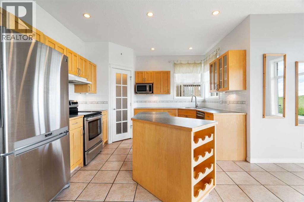 79 Royal Crest Way NW, Calgary, Alberta  T3G 4M9 - Photo 16 - A2329111