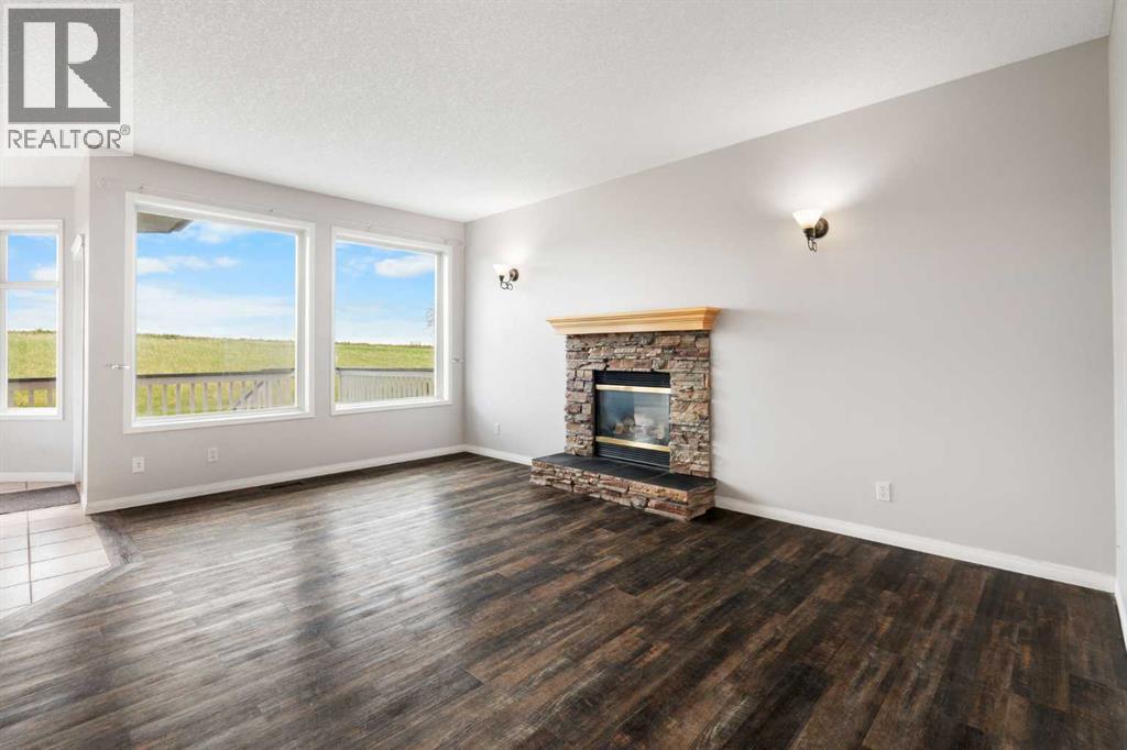 79 Royal Crest Way NW, Calgary, Alberta  T3G 4M9 - Photo 9 - A2329111