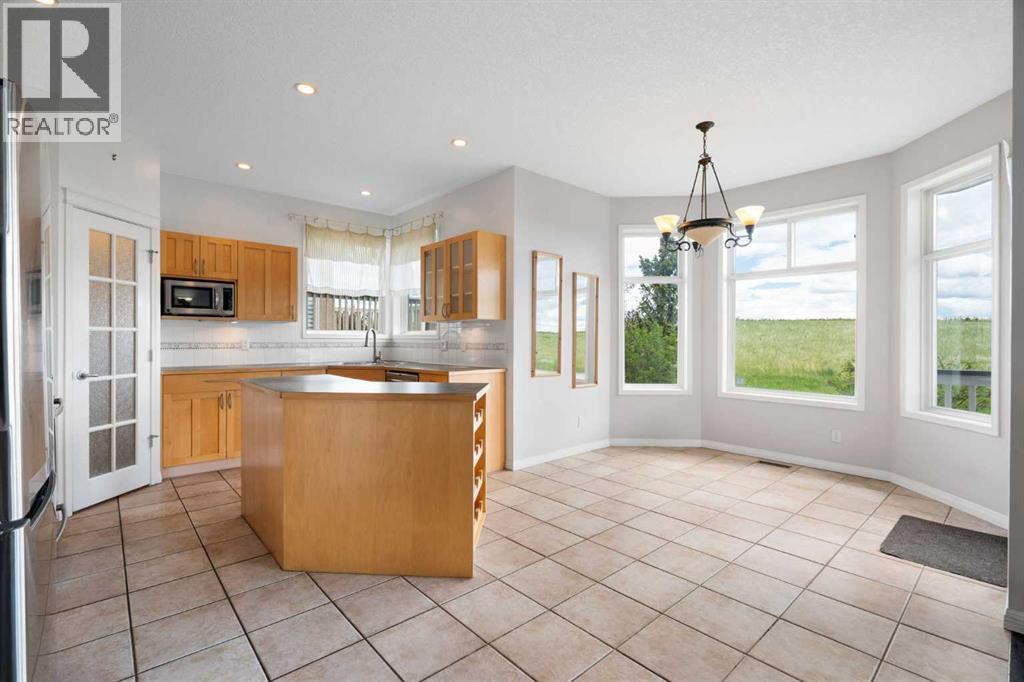 79 Royal Crest Way NW, Calgary, Alberta  T3G 4M9 - Photo 14 - A2329111