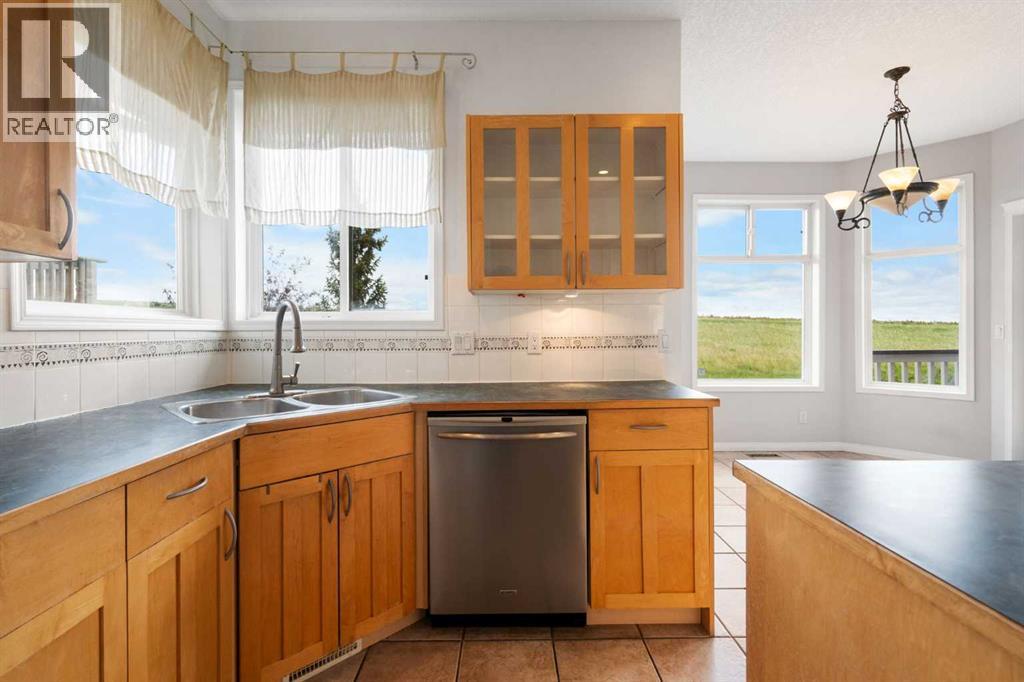 79 Royal Crest Way NW, Calgary, Alberta  T3G 4M9 - Photo 19 - A2329111