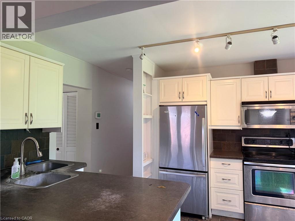 201 Lourdes Street, Waterloo, Ontario  N2L 1N8 - Photo 8 - 40847499