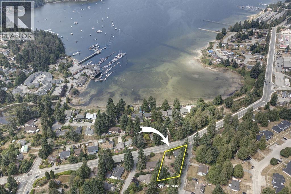 5724 PORPOISE BAY ROAD, Sechelt, British Columbia
