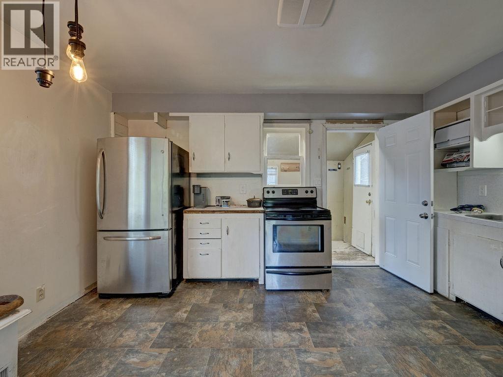 5724 Porpoise Bay Road, Sechelt, British Columbia  V0N 3A3 - Photo 11 - R3149847