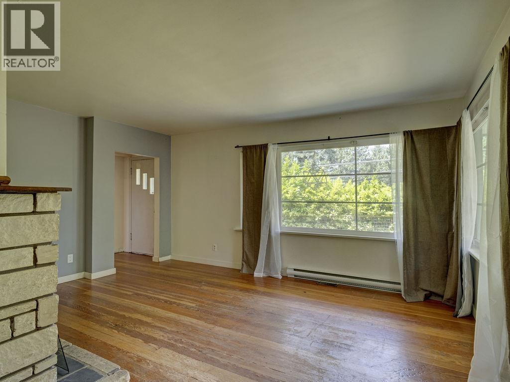 5724 Porpoise Bay Road, Sechelt, British Columbia  V0N 3A3 - Photo 15 - R3149847