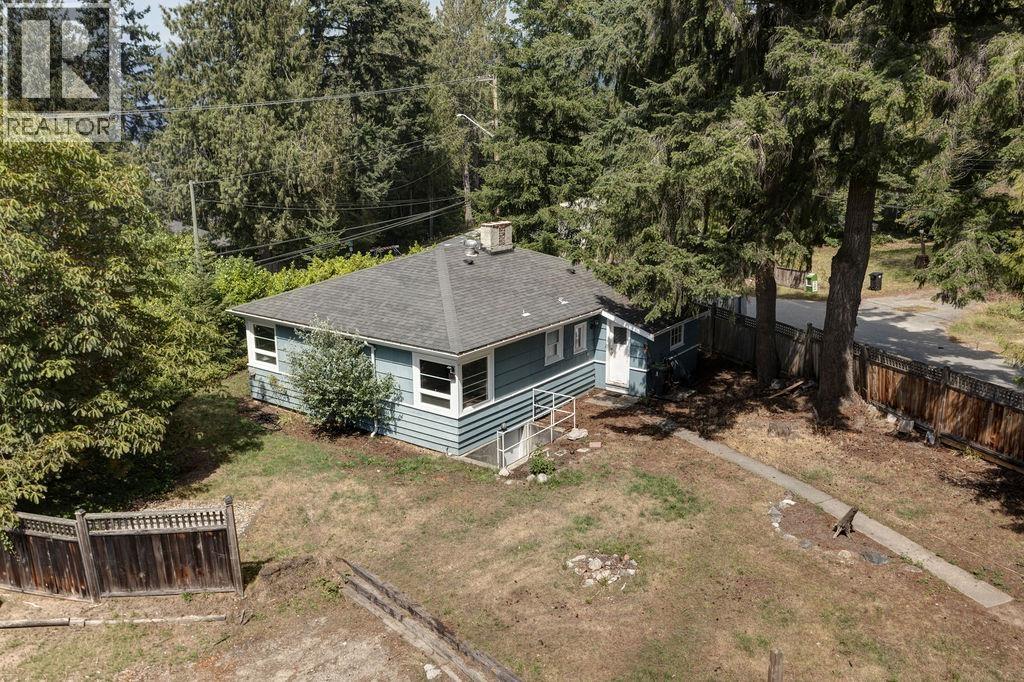 5724 Porpoise Bay Road, Sechelt, British Columbia  V0N 3A3 - Photo 7 - R3149847