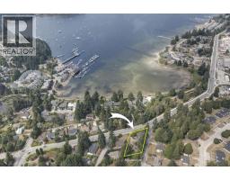 5724 PORPOISE BAY ROAD, Sechelt, British Columbia