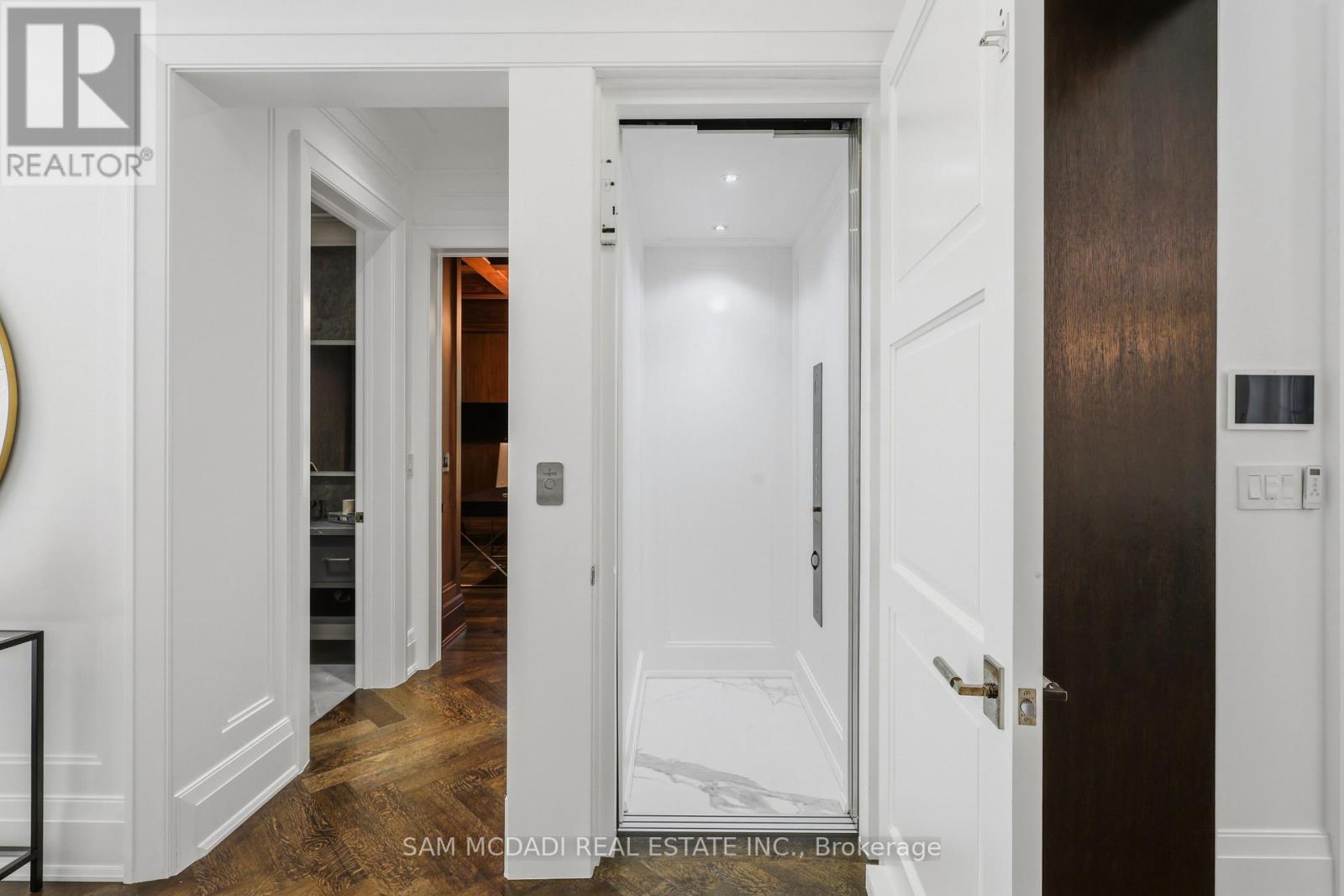 1342 Nocturne Court, Mississauga, Ontario  L5H 2L8 - Photo 10 - W13604838