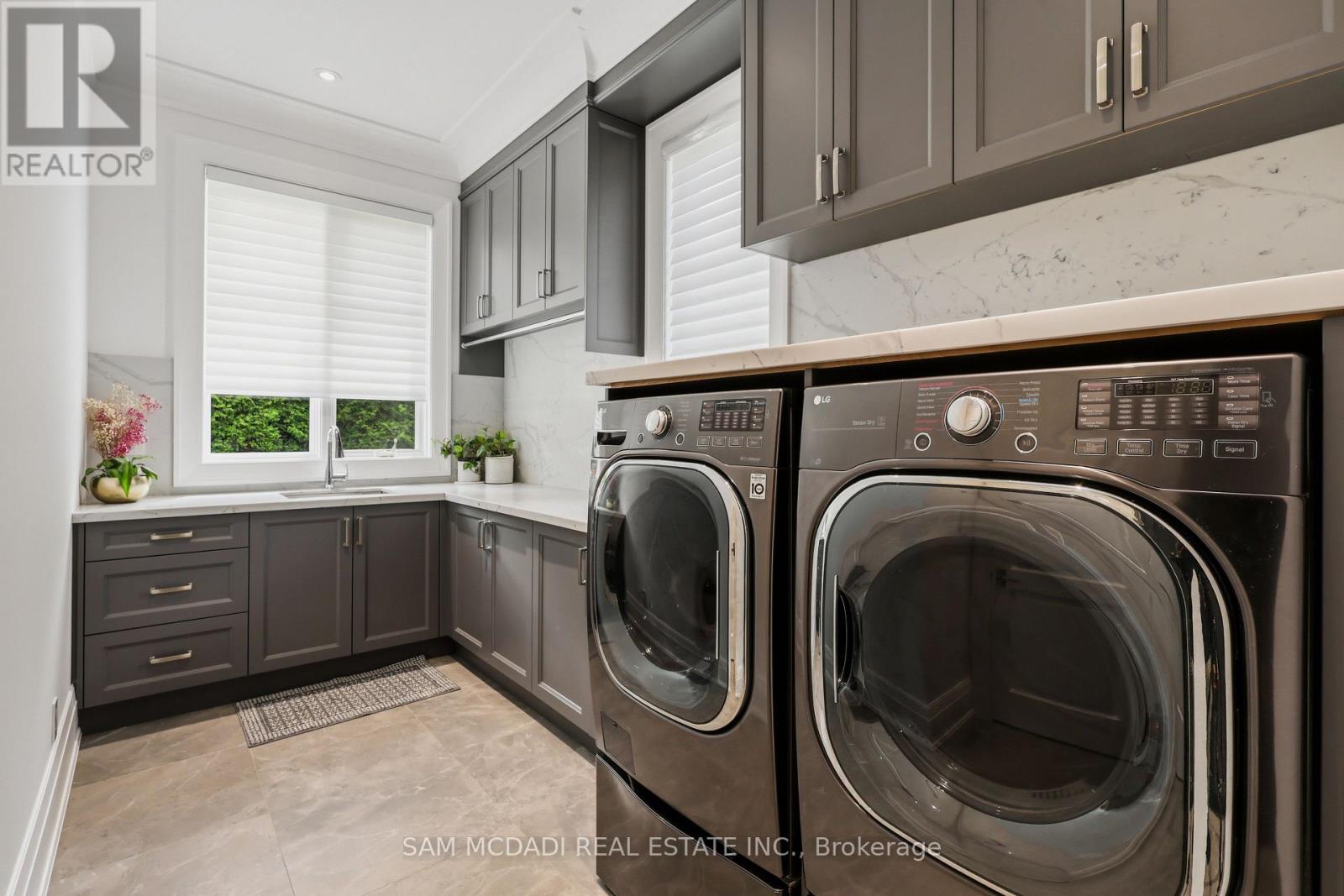 1342 Nocturne Court, Mississauga, Ontario  L5H 2L8 - Photo 21 - W13604838