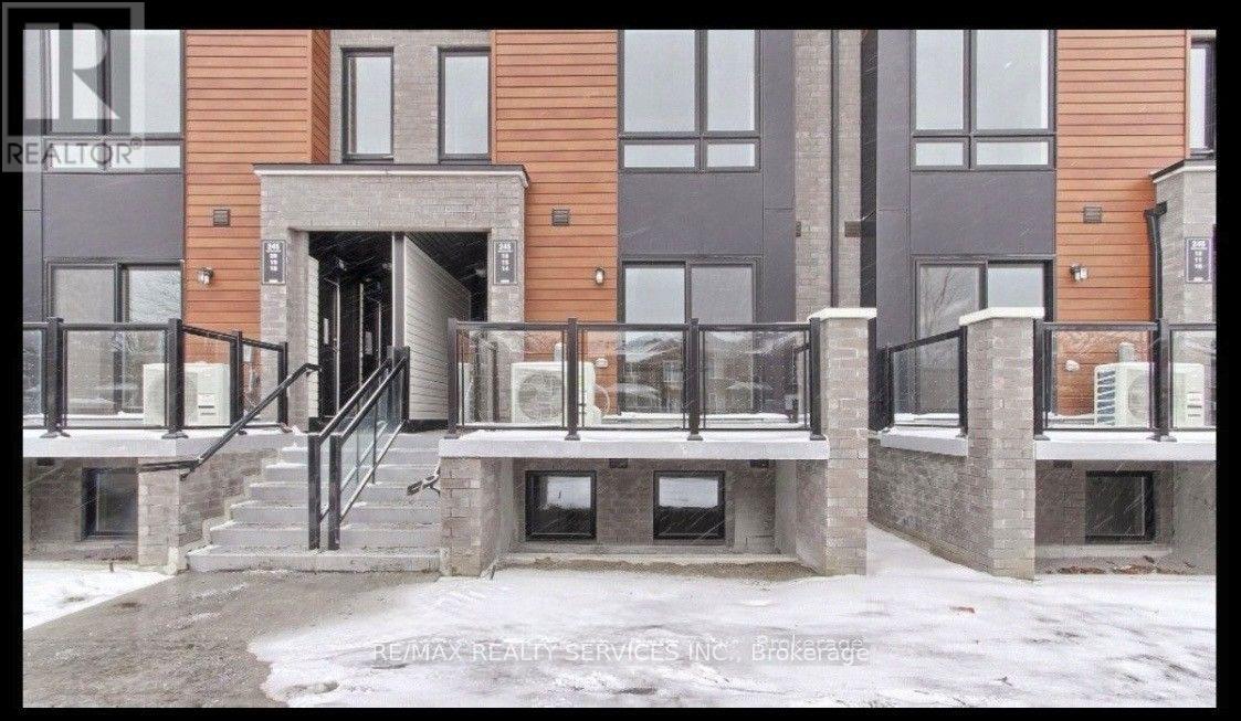 7 - 245 MCLEVIN AVENUE W, Toronto, Ontario