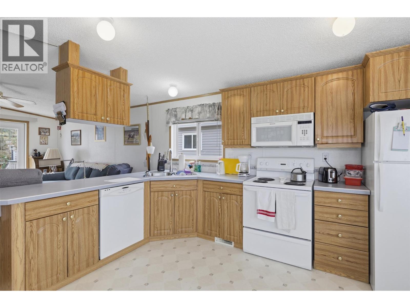 7545 Dallas Drive Unit# 52, Kamloops, British Columbia  V2C 6X8 - Photo 17 - 10393685