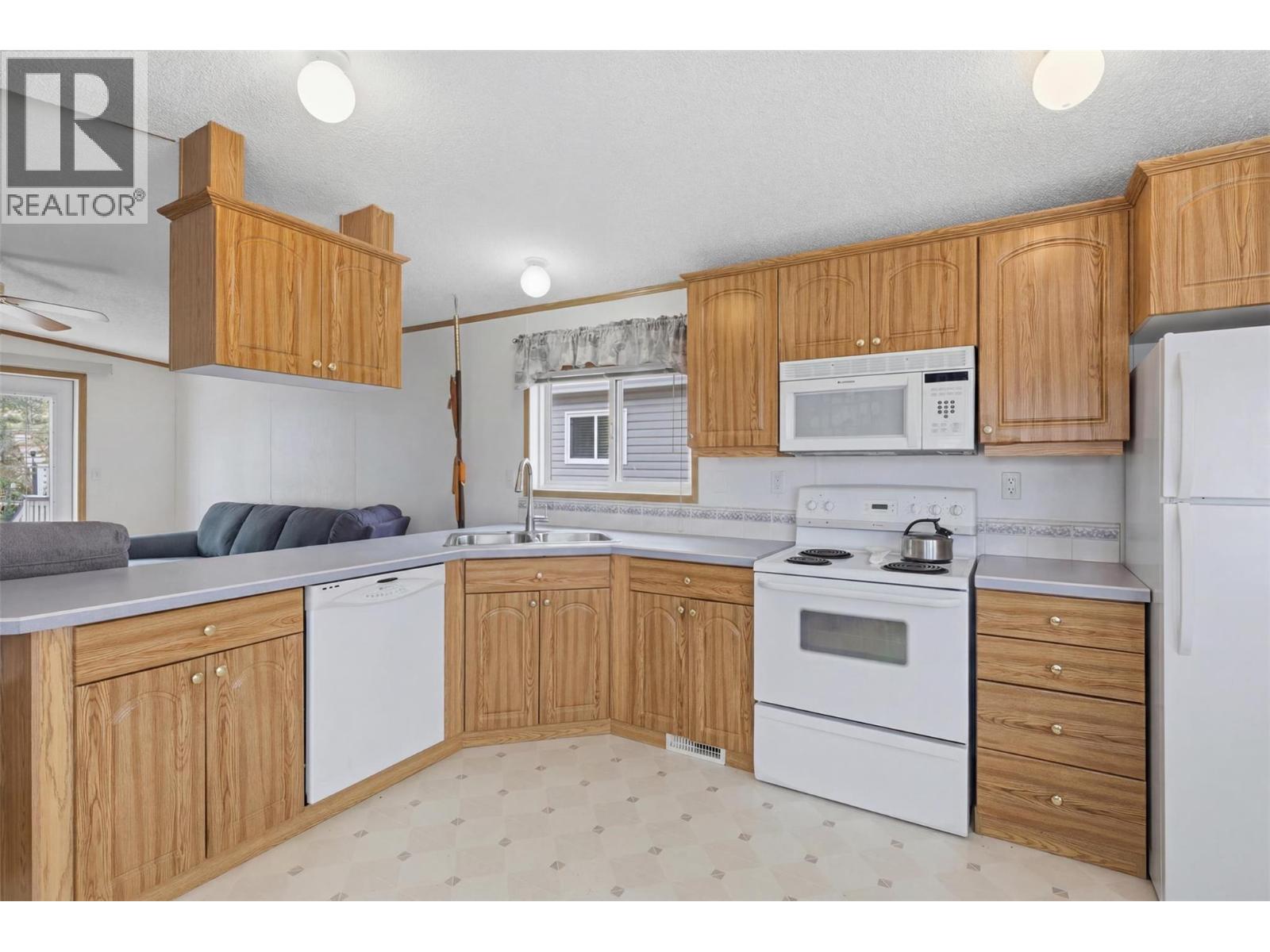 7545 Dallas Drive Unit# 52, Kamloops, British Columbia  V2C 6X8 - Photo 16 - 10393685