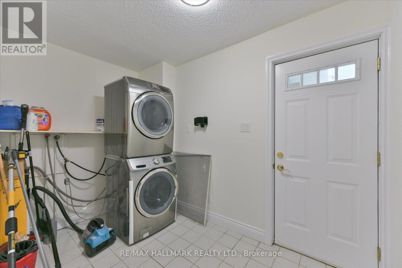 13918 Leslie Street E, Aurora, Ontario  L4G 7C8 - Photo 16 - N13603124