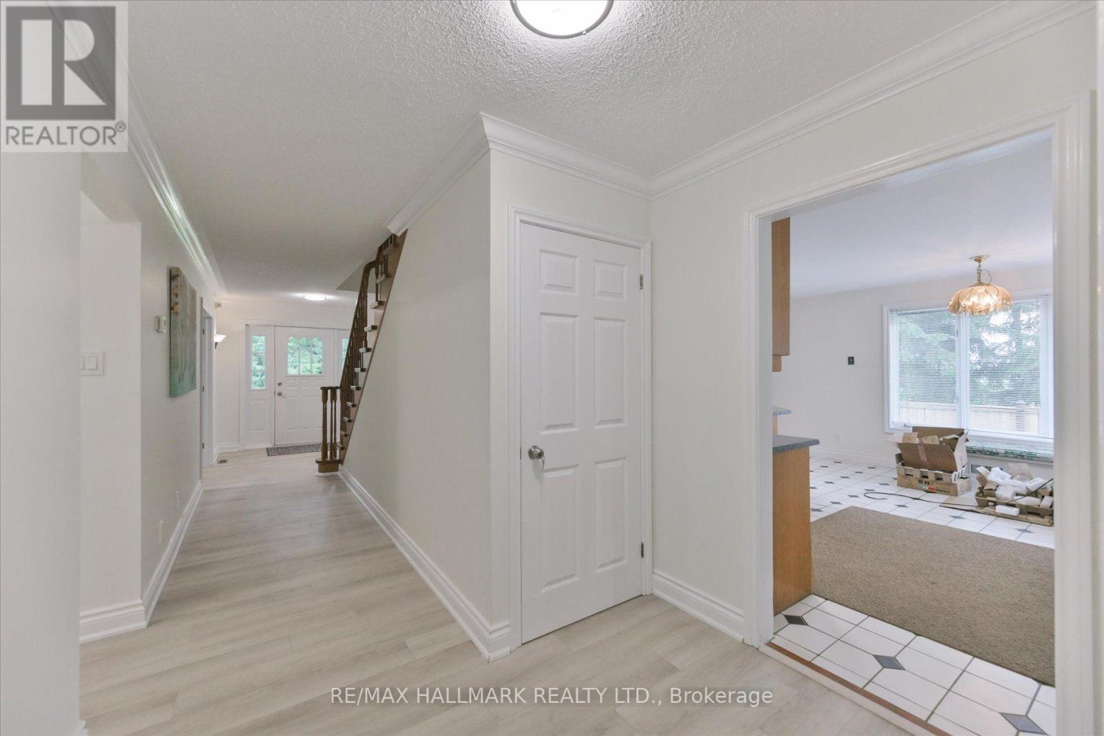 13918 Leslie Street E, Aurora, Ontario  L4G 7C8 - Photo 6 - N13603124