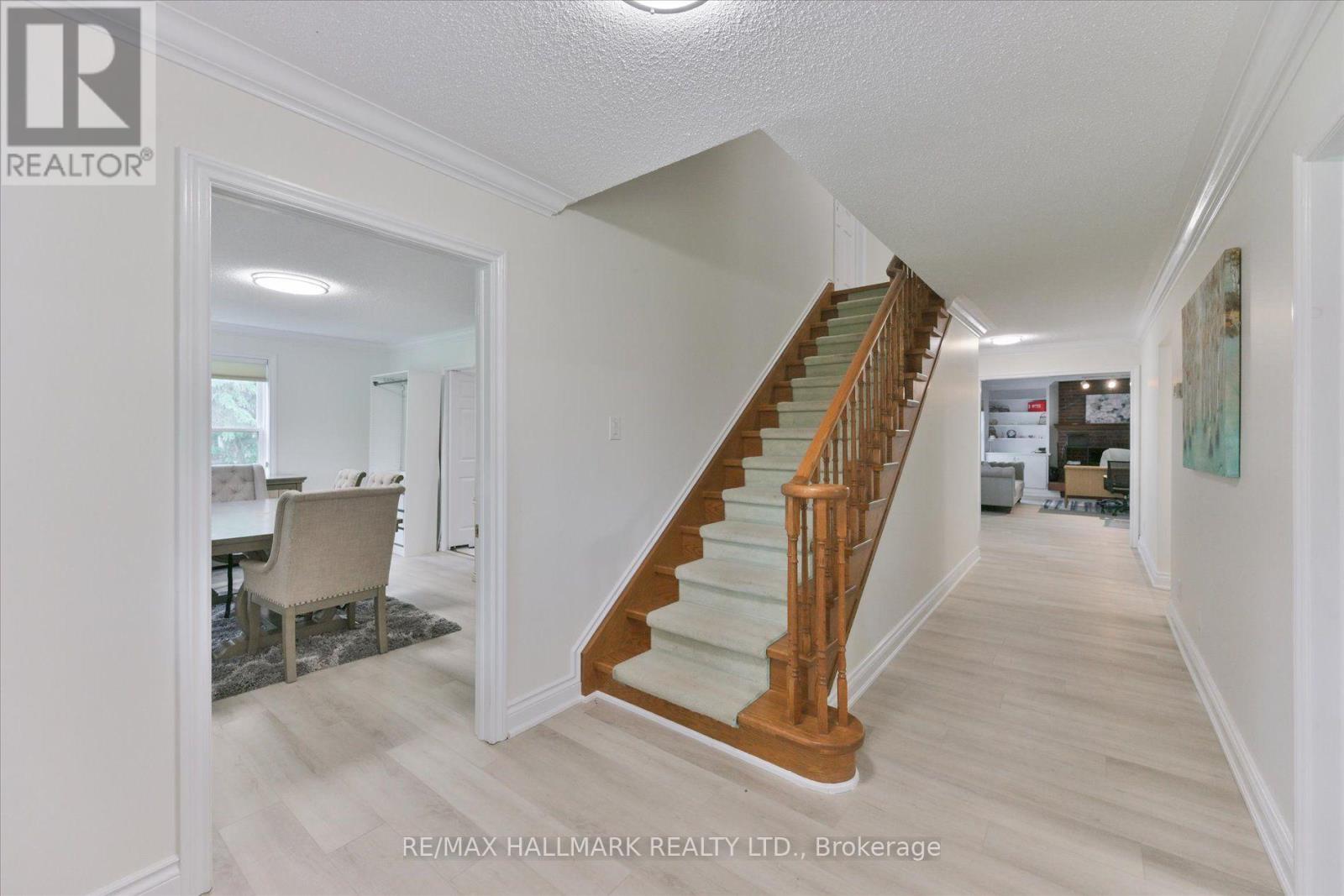 13918 Leslie Street E, Aurora, Ontario  L4G 7C8 - Photo 5 - N13603124