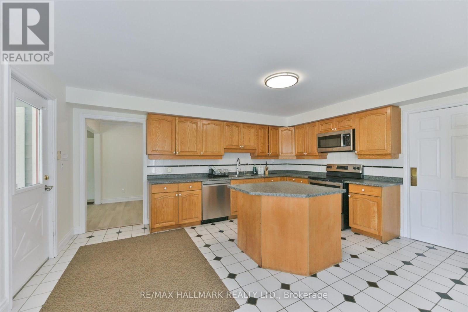13918 Leslie Street E, Aurora, Ontario  L4G 7C8 - Photo 7 - N13603124