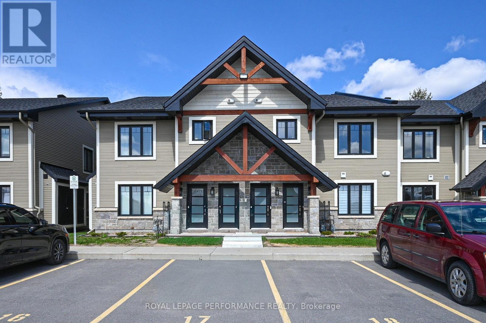 202 - 83 St Moritz Trail, Russell, Ontario  K0A 1W0 - Photo 2 - X13604928