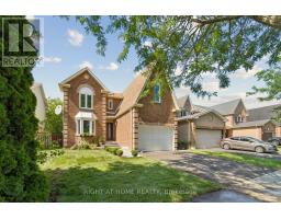 16 IAN FLEMING CRESCENT, Whitby, Ontario