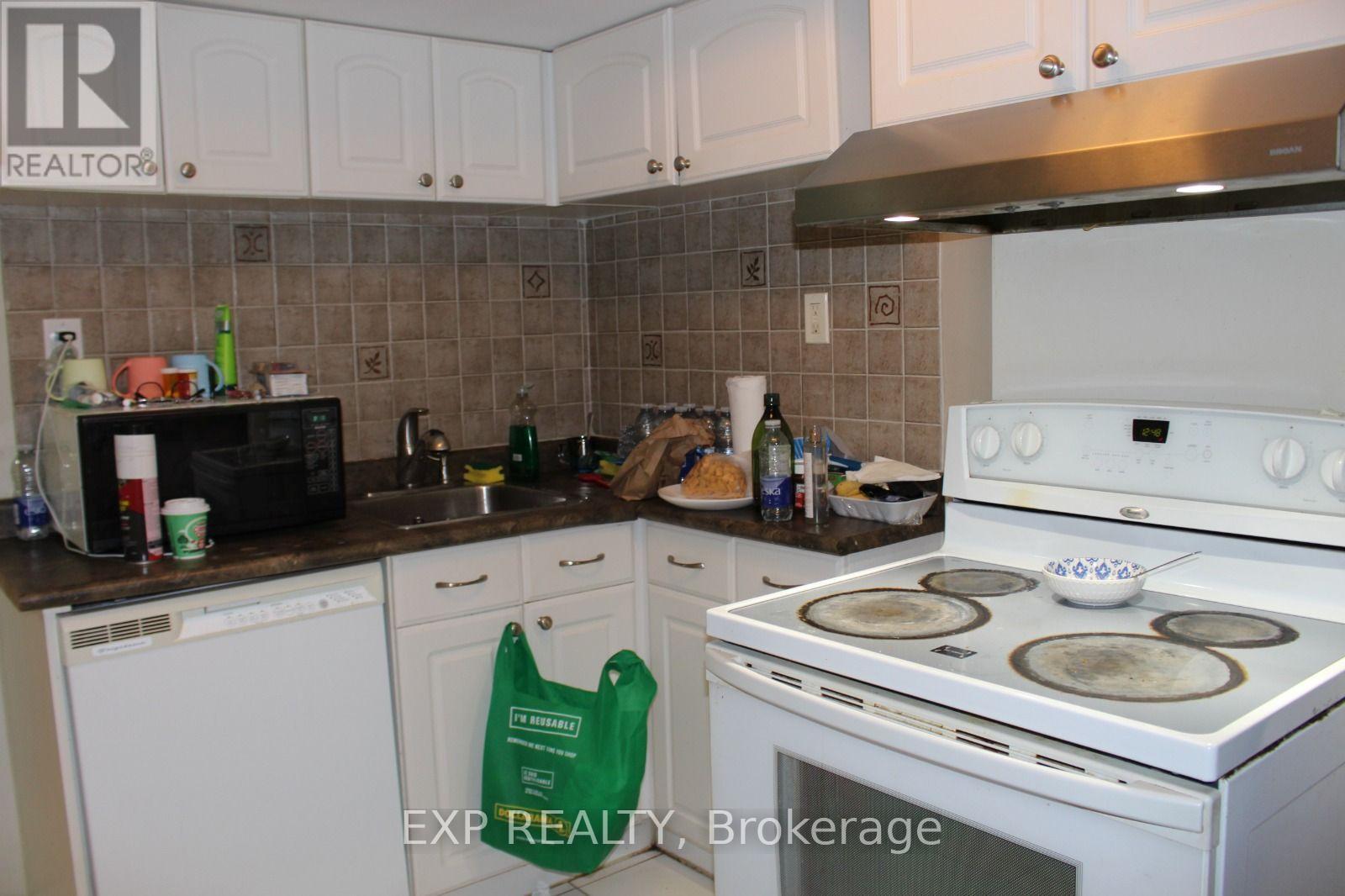 Bsmt - 134 Sandown Avenue, Toronto (Birchcliffe-Cliffside), Ontario  M1N 3W7 - Photo 2 - E13604934