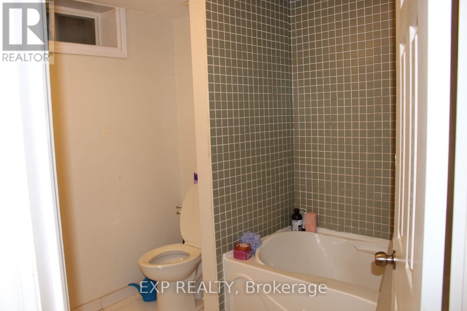 Bsmt - 134 Sandown Avenue, Toronto (Birchcliffe-Cliffside), Ontario  M1N 3W7 - Photo 8 - E13604934