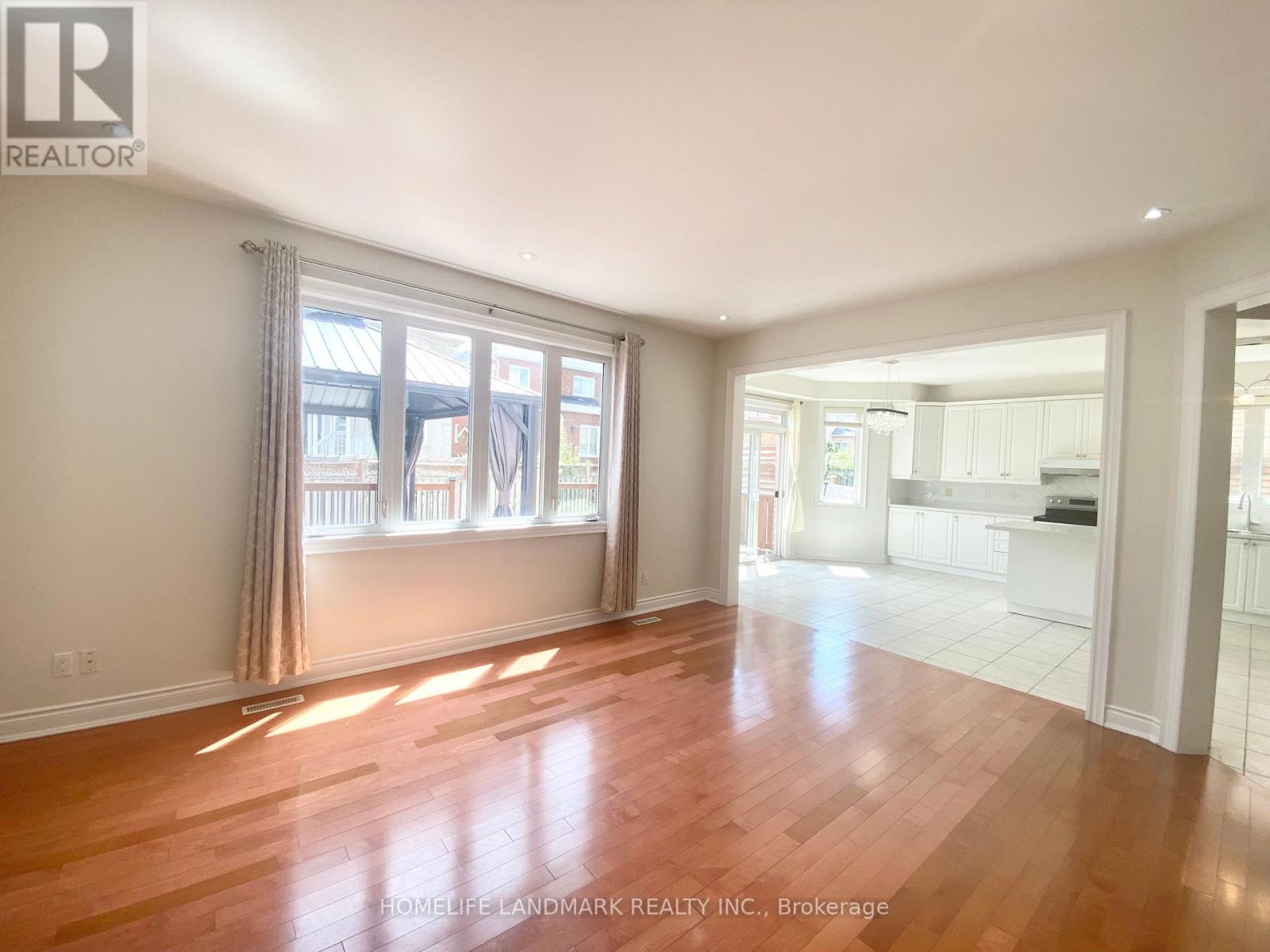 315 Weldrick Road, Richmond Hill, Ontario L4C 0A7 - Photo 3 - N13604888