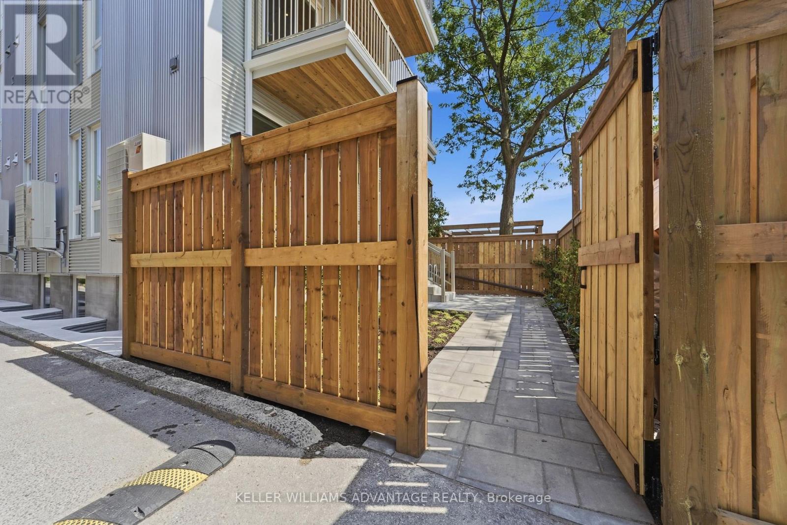 Unit D - 616 Delaware Avenue N, Toronto, Ontario M6H 2V2 - Photo 14 - C13516636