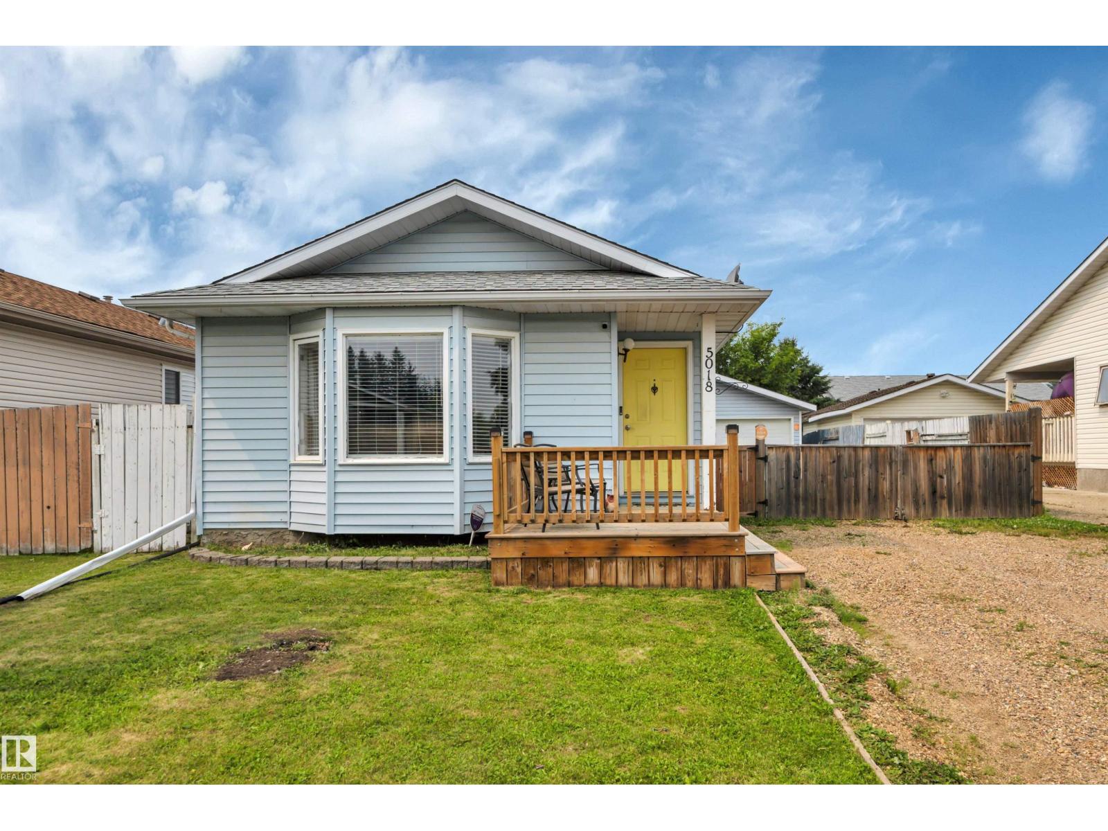 5018 52 ST, Calmar, Alberta