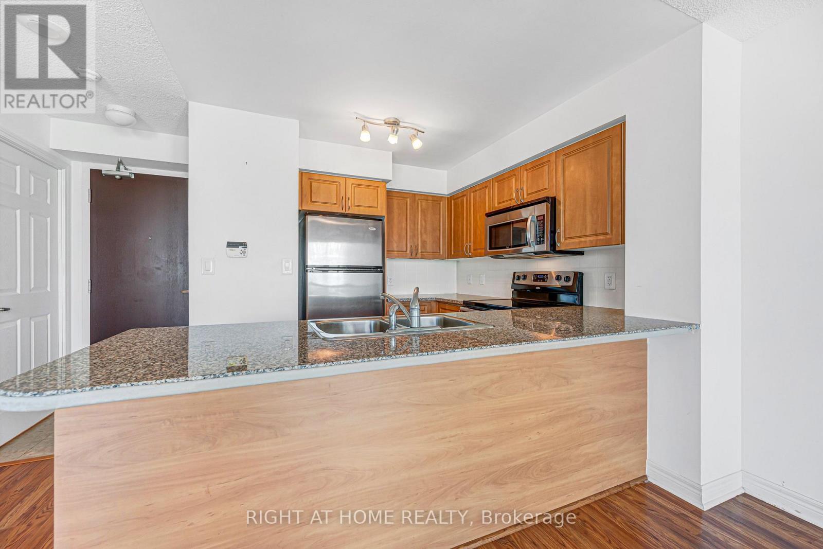#2902 - 208 Enfield Place, Mississauga, Ontario  L5B 0G8 - Photo 12 - W13604872