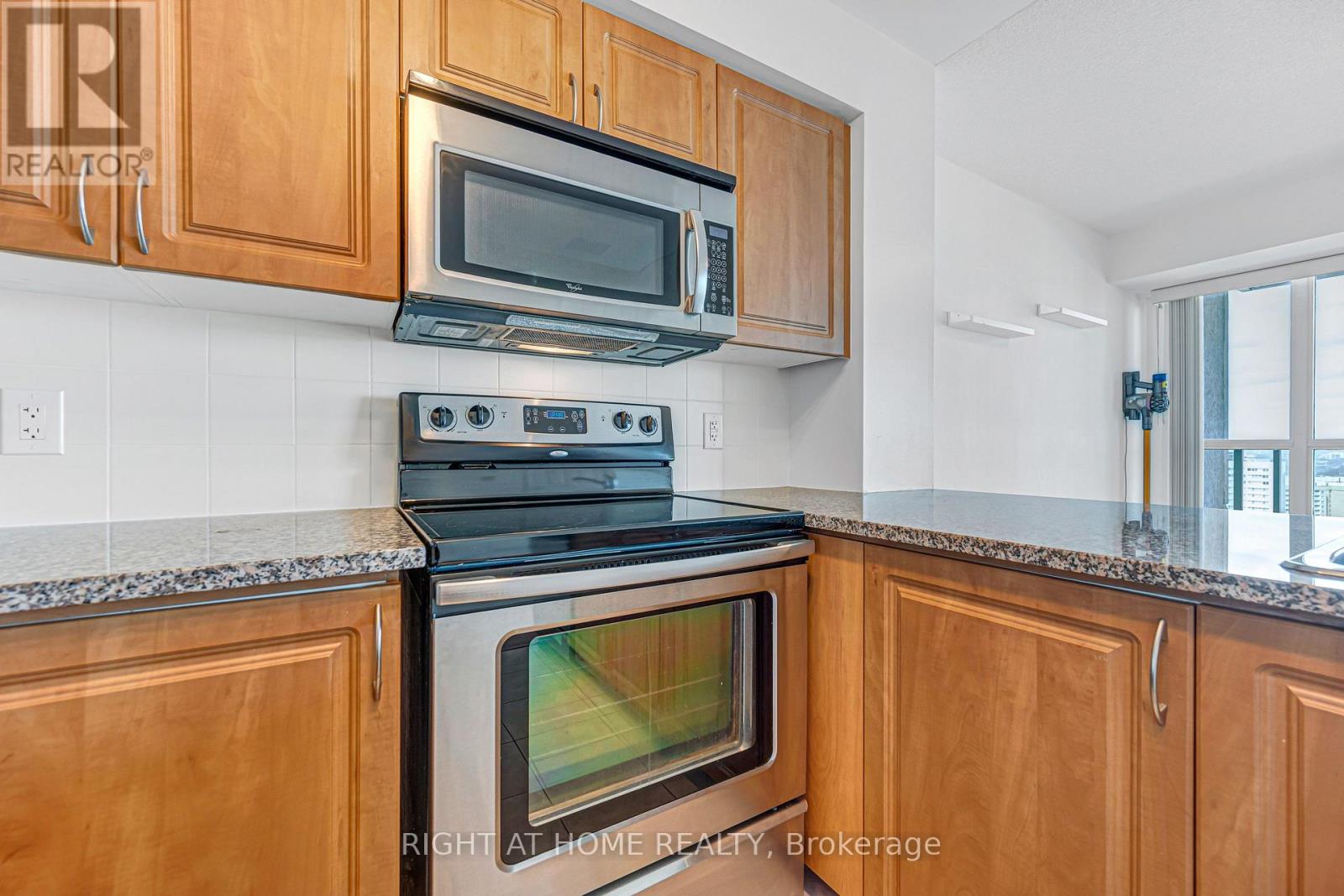 #2902 - 208 Enfield Place, Mississauga, Ontario  L5B 0G8 - Photo 15 - W13604872
