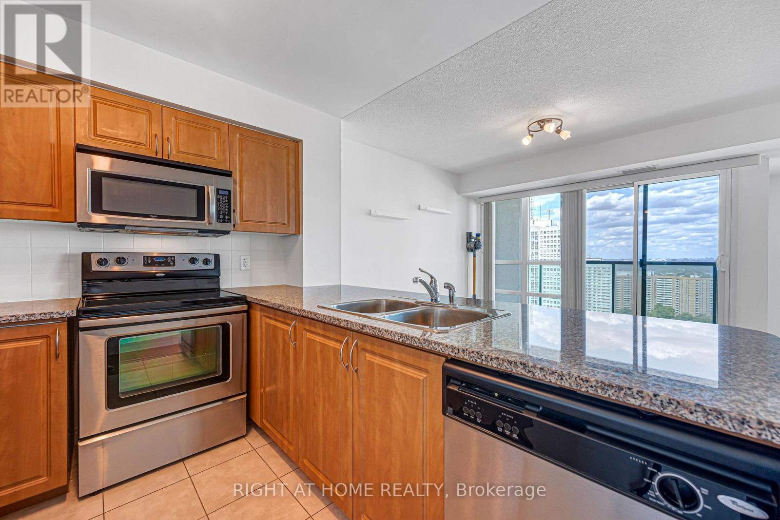 #2902 - 208 Enfield Place, Mississauga, Ontario  L5B 0G8 - Photo 16 - W13604872
