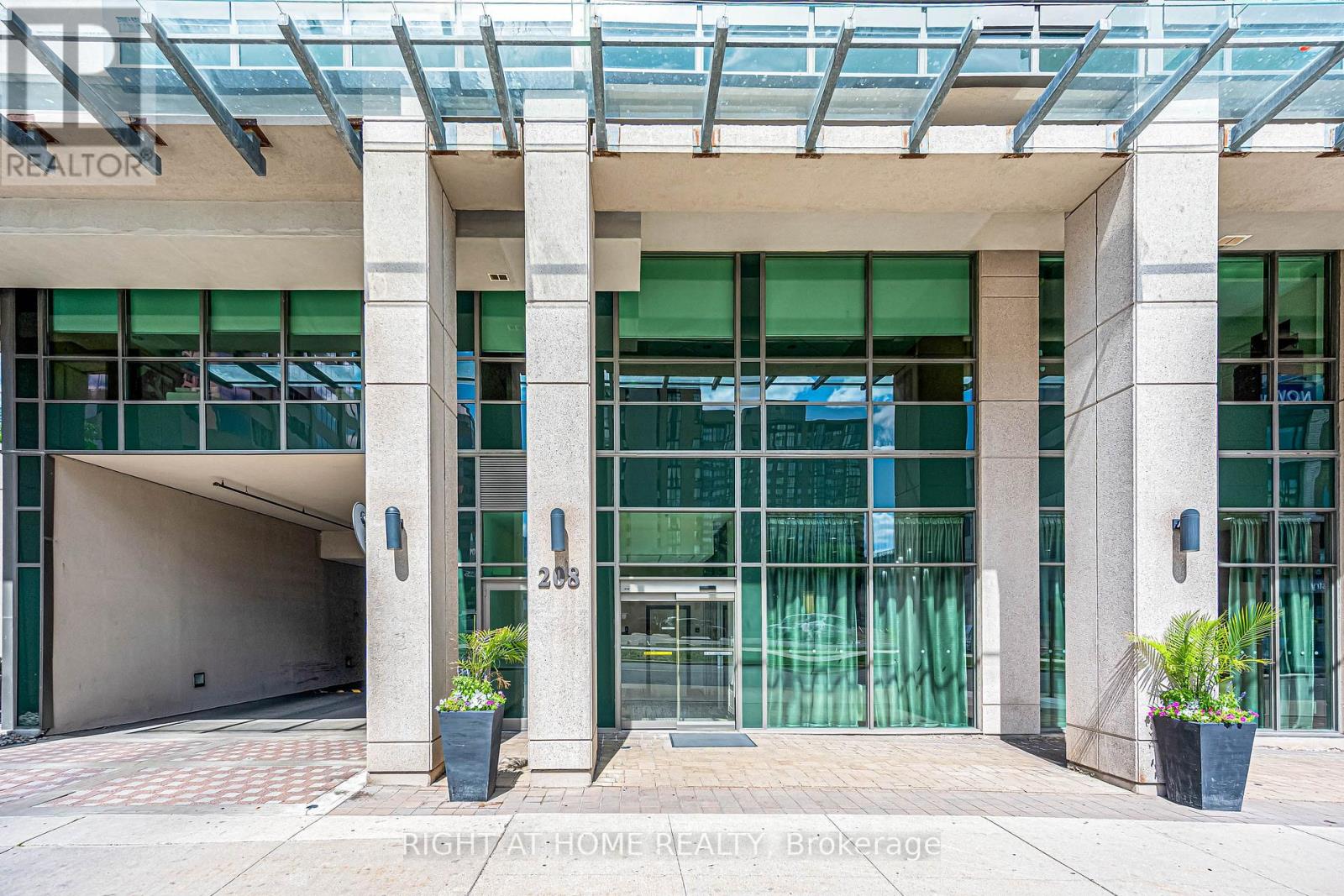 #2902 - 208 Enfield Place, Mississauga, Ontario  L5B 0G8 - Photo 4 - W13604872