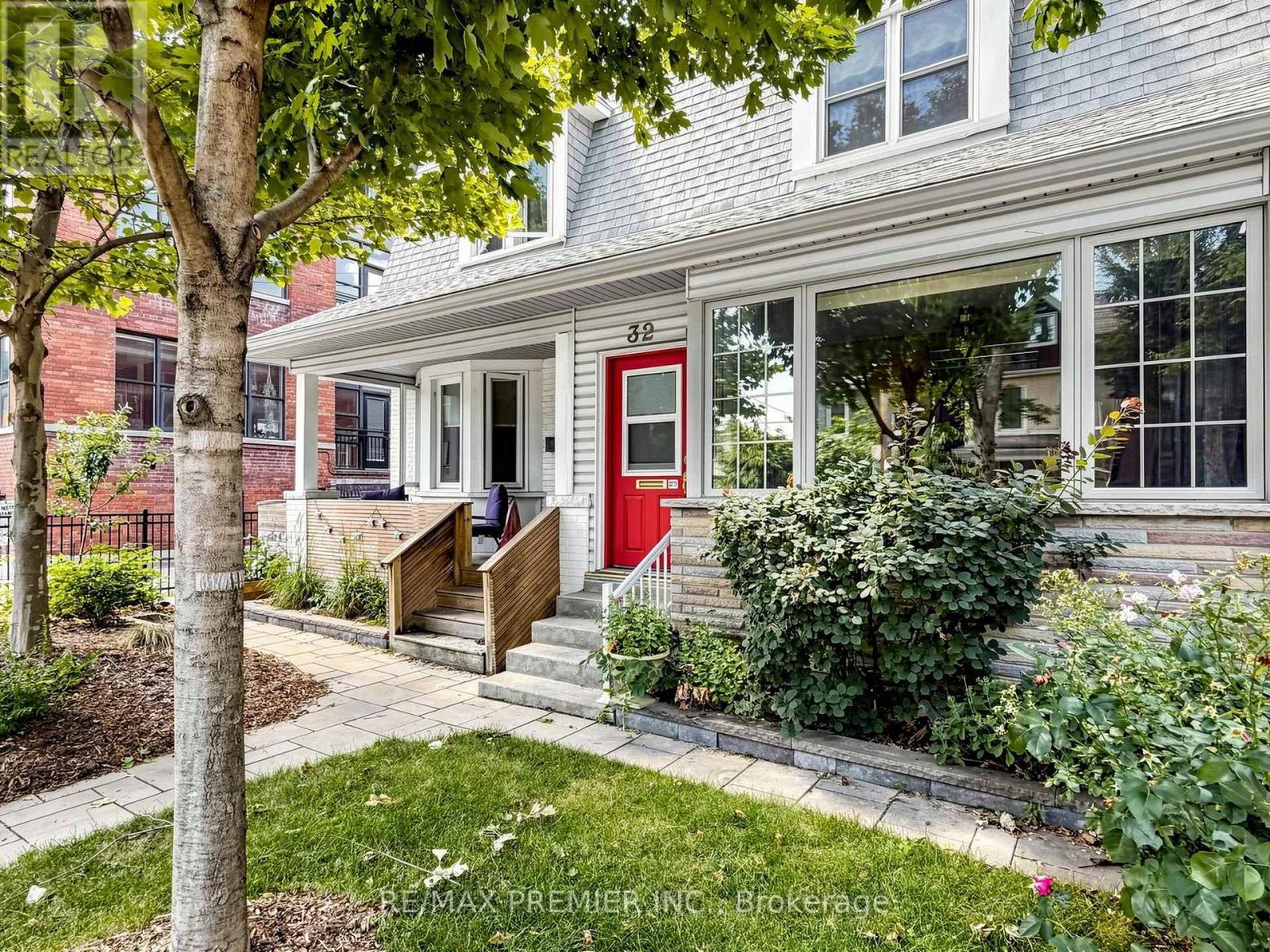 32 Ritchie Avenue, Toronto, Ontario  M6R 2J8 - Photo 3 - W13604898