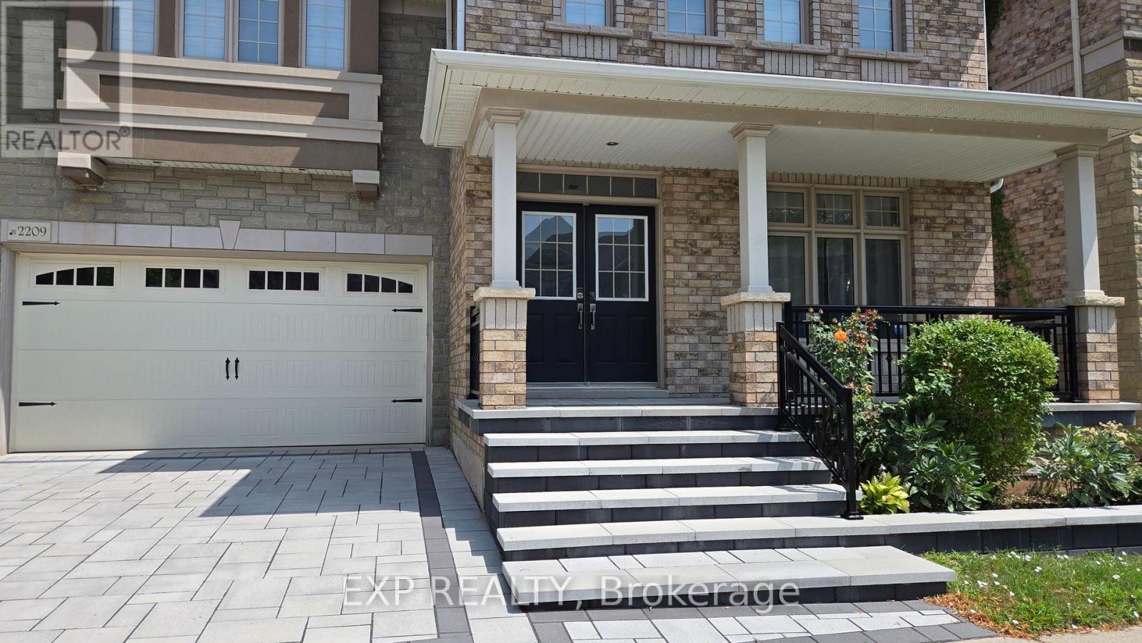 2209 Blackbird Court, Oakville, Ontario  L6M 5E6 - Photo 2 - W13601000